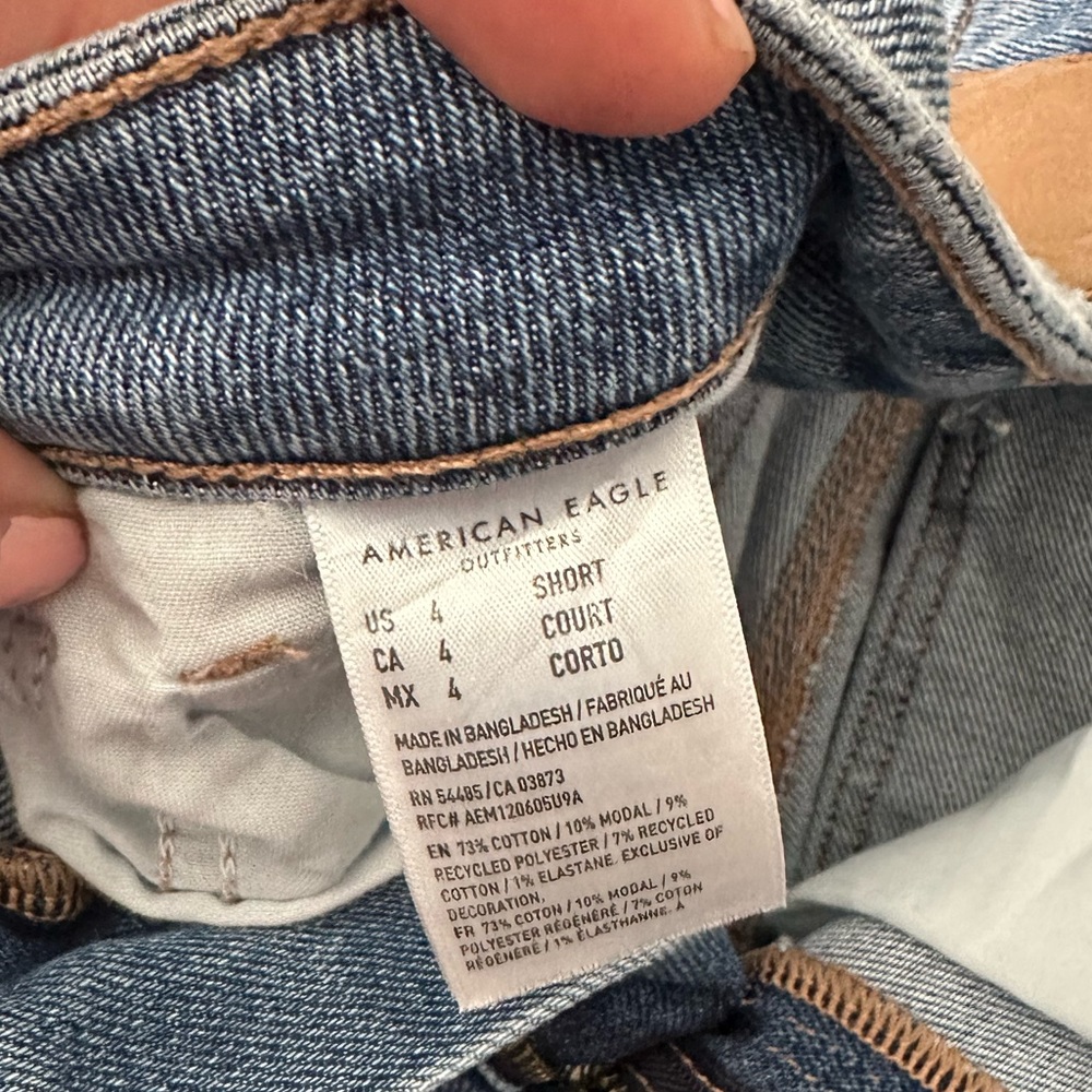 American Eagle high rise Mom Jeans